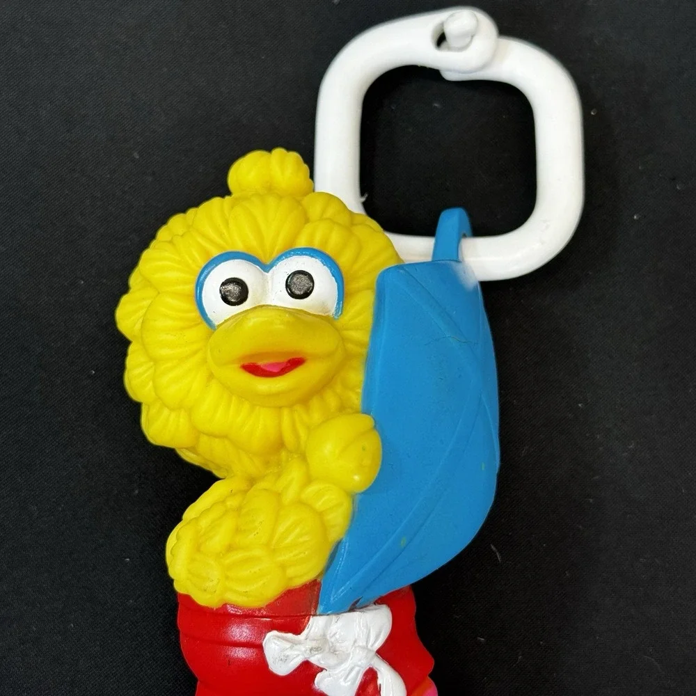 Hasbro Sesame Street Big Bird Toy Yellow Key‎ Ring